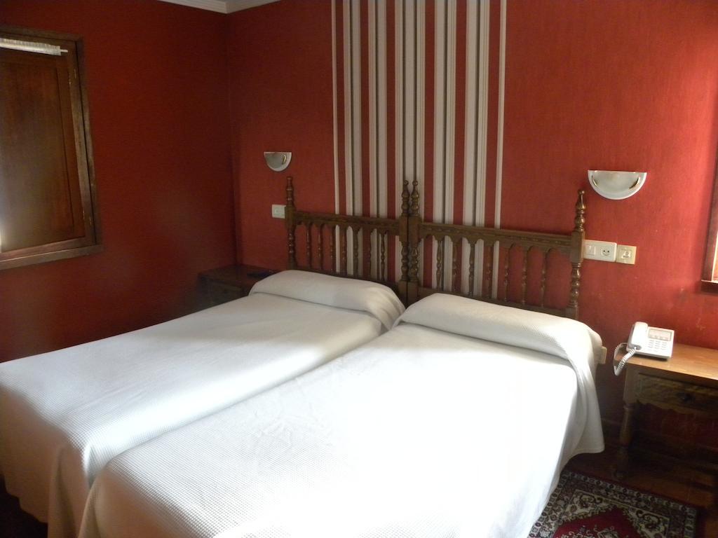 Hotel Restaurante Casa Fernando Ballota Bilik gambar